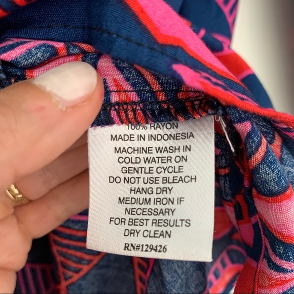 ESCAPADA Geometric V Neck Blouse in Pink and Blue size XS - Picture 4 of 7